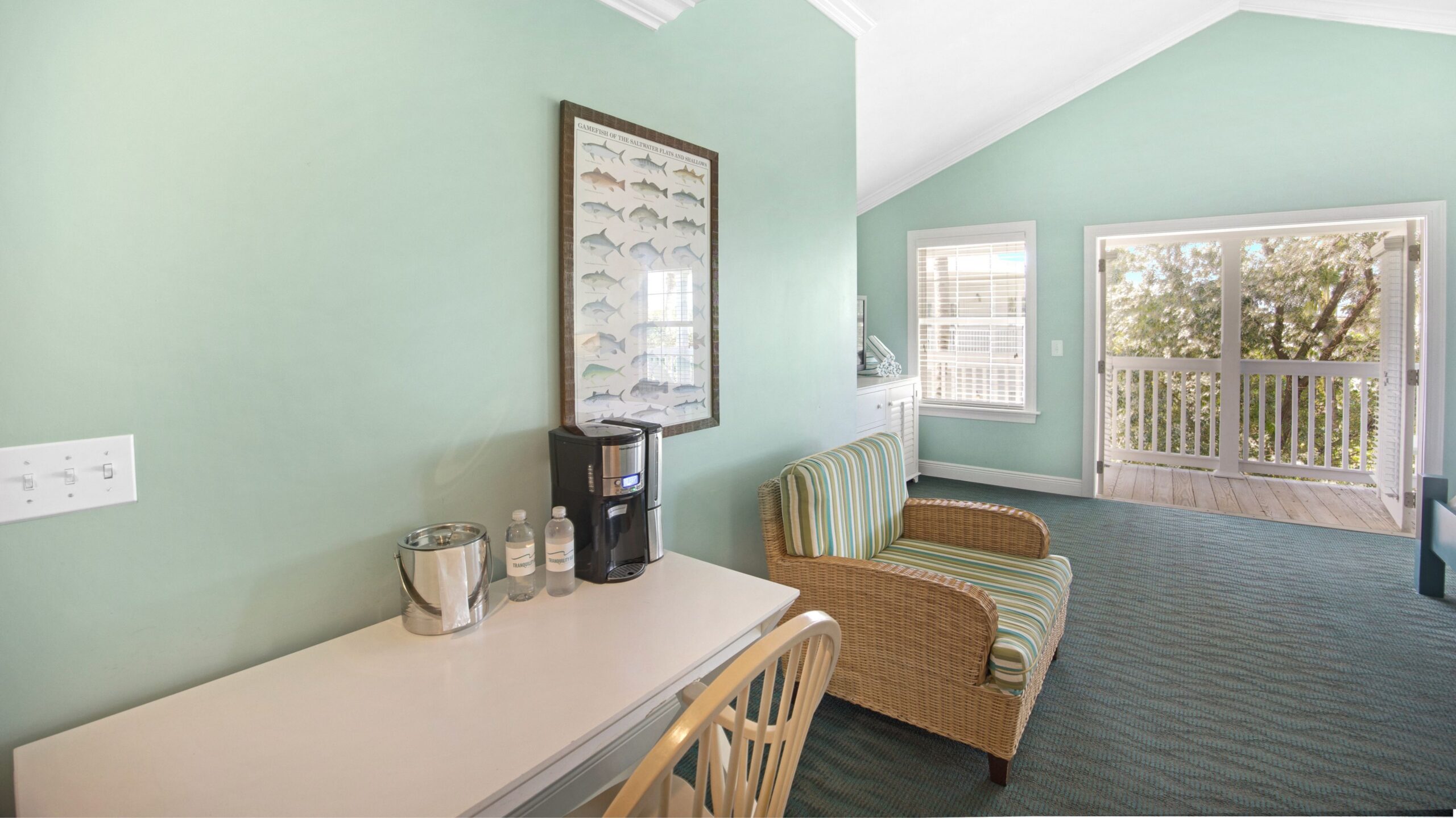 Interior view Tropical Garden King Room with desk and chair