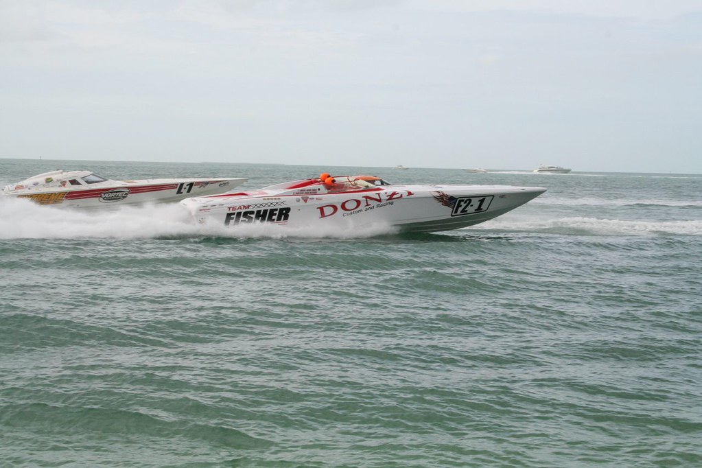 Offshore powerboats racing across open water in the Florida Keys